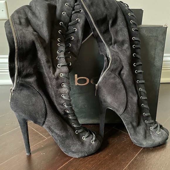 BEBE TARYN Tight High Over The Knee Black Lace Up Boots size 7 - Picture 5 of 7